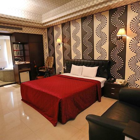 טאינאן Hua Jia Motel מראה חיצוני תמונה