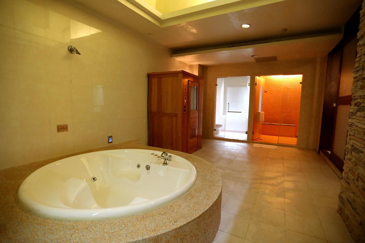 טאינאן Hua Jia Motel מראה חיצוני תמונה