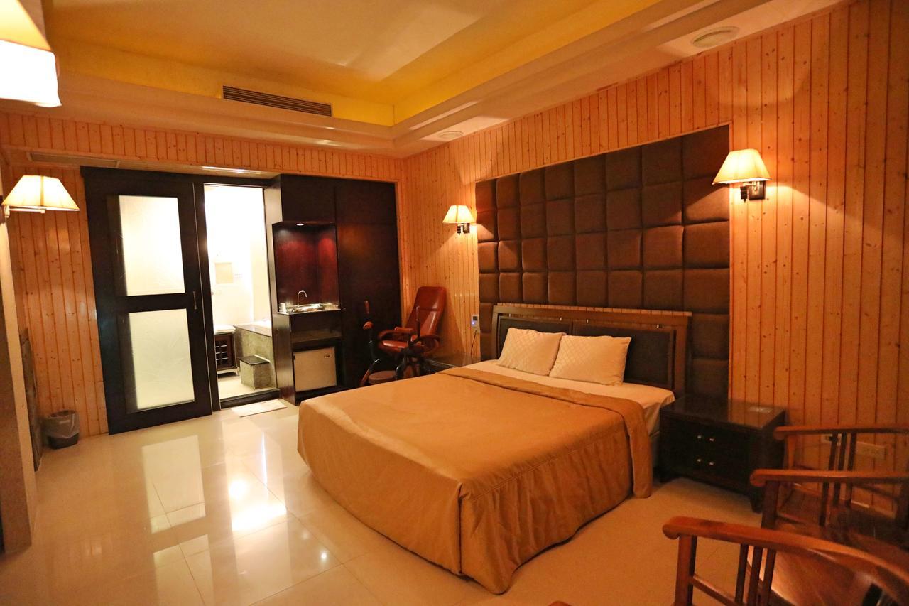 טאינאן Hua Jia Motel מראה חיצוני תמונה