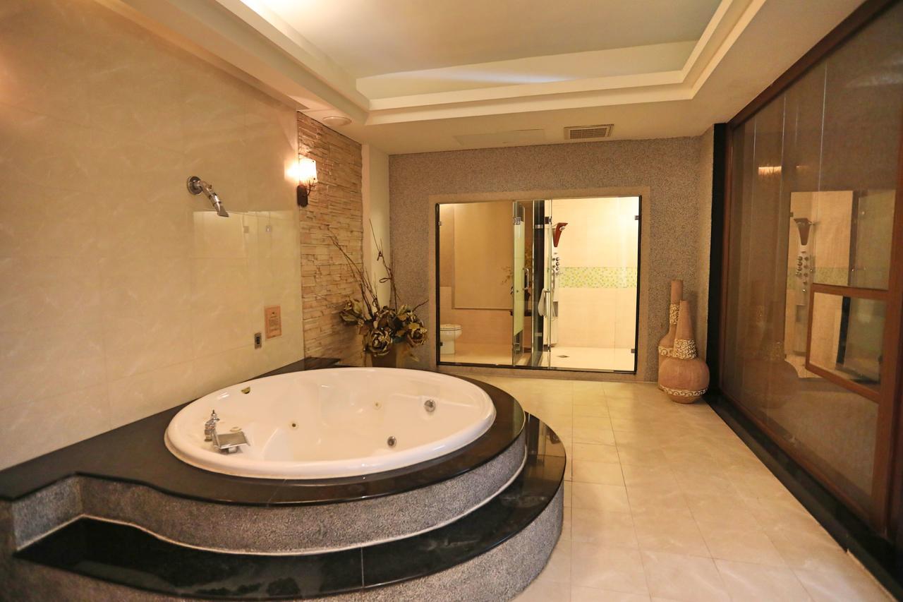 טאינאן Hua Jia Motel מראה חיצוני תמונה